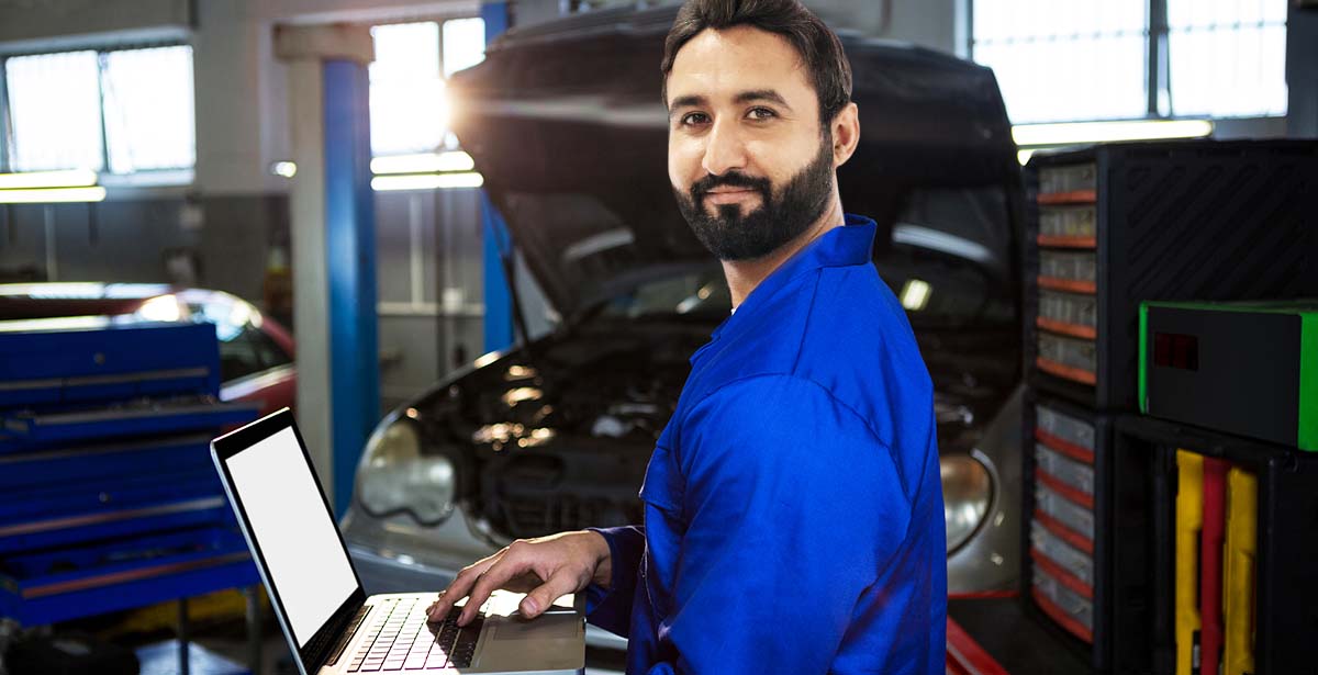 Automotive Software Development – A Guide for Auto Companies’ Success